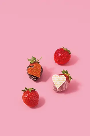 ストロベリーディップ ダークチョコレート(写真左上)、ストロベリーディップ ルビーチョコレート(写真右下)