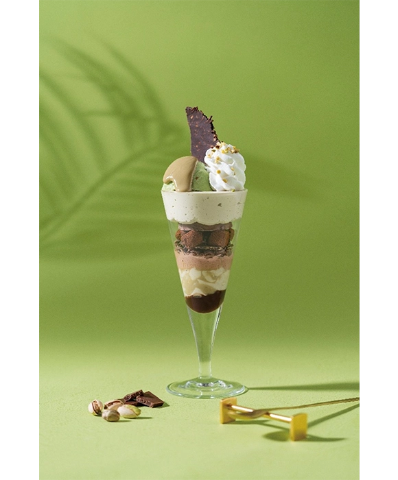 ゴディバカフェにてドバイチョコレートにインスパイアされたパフェを新発売!「ドバイチョコレート パフェ」