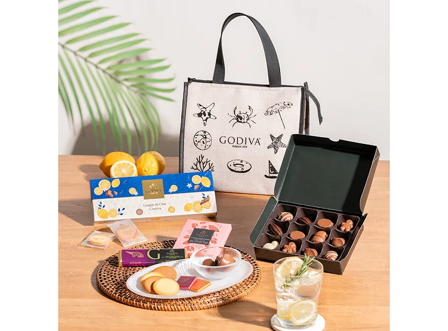 麻風素材が上品なオリジナル保冷バッグに、チョコレートと焼き菓子を詰め合わせた夏季限定のセット！「ゴディバ サマー スペシャルセット」～2025年6月13日（金）より数量限定販売～