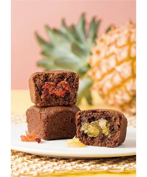ほろ苦いチョコクッキー生地に、爽やかなパイナップルジャムとフルーツが相性抜群！ゴディバ「パイナップルケーキ」発売～2025年8月22日（金）より～