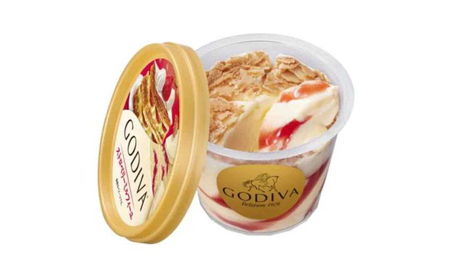 パリッとしたホワイトチョコレートコーティングが贅沢な味わいのゴディバのアイススイーツコレクション第一弾！ゴディバ カップアイス「ストロベリーミルフィーユ」～2026年2月23日（月）より順次～
