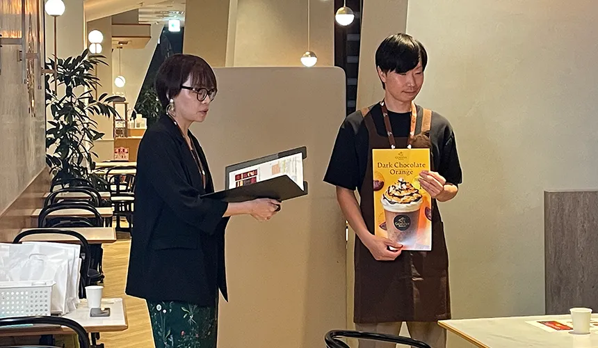 【画像② エプロン川上さん】
