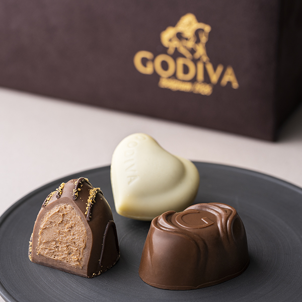 ゴディバ (GODIVA) 宝石箱のような逸品★ グランプラス 30粒入 高級 チョコレート トリュフ 贈答用 ギフト 価格8,532円 (税込)